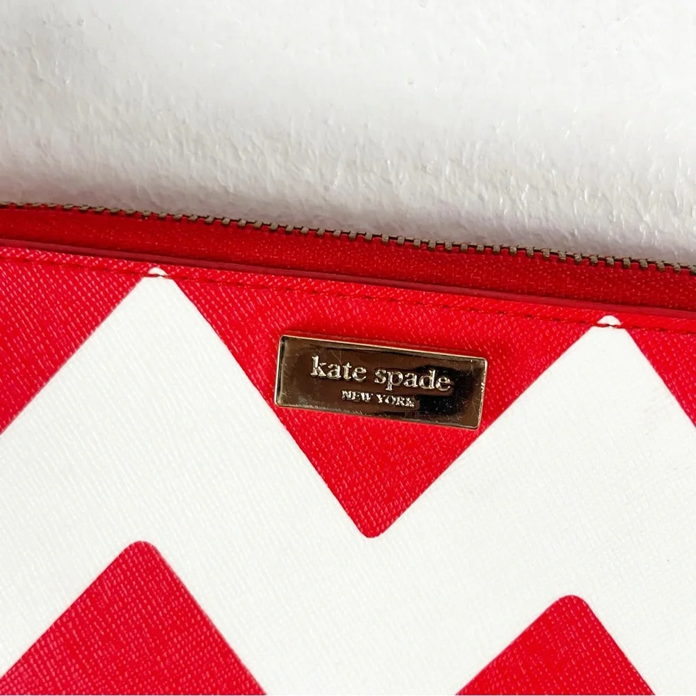 KATE SPADE South of the Border Lolly Red White Chevron Pattern Wristlet Boho